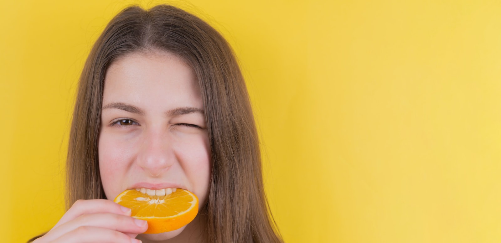 When should I eat oranges to lose weight?